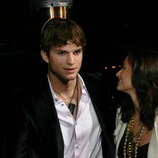 Ashton Kutcher; in Guess Who Los Angeles Premiere - Arrivals