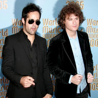 The Killers; in 2005 World Music Awards - Arrivals