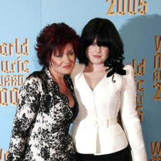 Kelly Osbourne, Sharon Osbourne in 2005 World Music Awards - Arrivals
