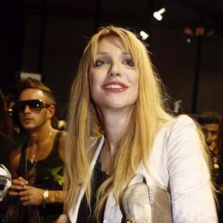 Courtney Love in Paris Fashion Week - Spring/Summer 2008 - Celebrity Highlights