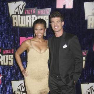 Robin Thicke; in 2007 MTV Video Music Awards - Red Carpet