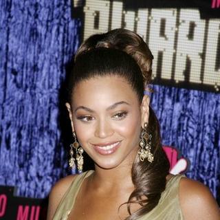 Beyonce Knowles; in 2007 MTV Video Music Awards - Red Carpet