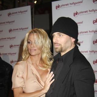 Pamela Anderson;Rick Salomon; in Planet Hollywood Resort and Casino Grand Opening - Day 2