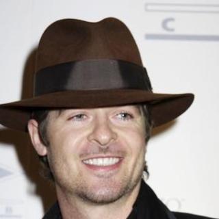 Robin Thicke; in 40/40 Club Grand Opening - Arrivals