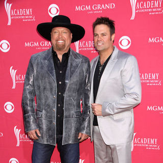 Eddie Montgomery, Troy Gentry in 44th Annual Academy Of Country Music Awards - Arrivals
