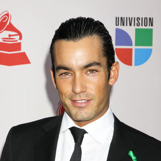 Aaron Diaz; in The 10th Annual Latin GRAMMY Awards - Arrivals