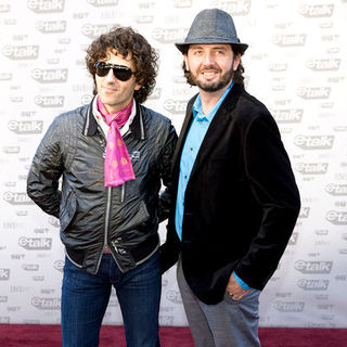Stuart Brawley;Stephan Moccio; in The 2009 Juno Awards Red Carpet Arrivals