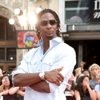 2009 MuchMusic Video Awards - Red Carpet Arrivals
