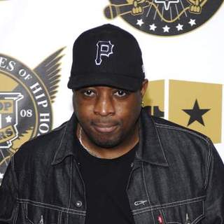 Chuck D; in 5th Annual VH1 Hip Hop Honors - Arrivals