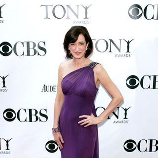 Haydn Gwynne; in 63rd Annual Tony Awards - Arrivals