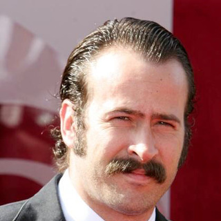 Jason Lee; in 57th Annual Primetime Emmy Awards - Arrivals