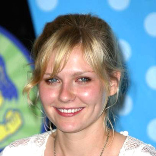 Kirsten Dunst in 2003 MTV Movie Awards - Press Room