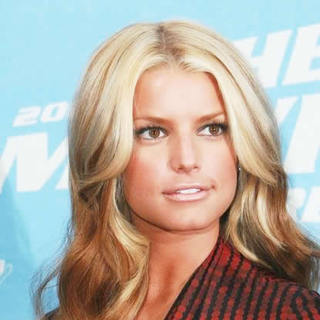 Jessica Simpson; in 2006 MTV Movie Awards - Arrivals