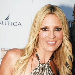 Jillian Barberie; in The Groomsmen Movie Premiere - Arrivals