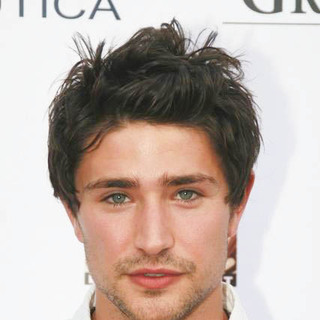 Matt Dallas; in The Groomsmen Movie Premiere - Arrivals