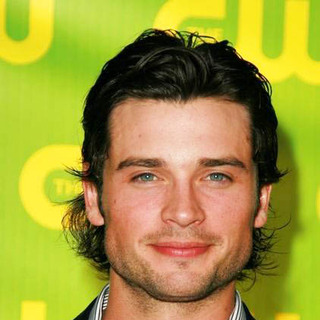 Tom Welling; in The CW Launch Party - Green Carpet