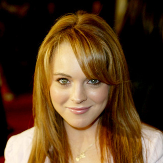 Lindsay Lohan in Cheaper By The Dozen Movie Premiere - Arrivals