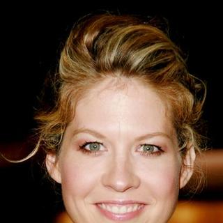 Jenna Elfman; in Shooter Los Angeles Premiere