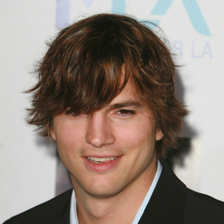 Ashton Kutcher; in Mentor LA's Promise Gala Honoring Tom Cruise - Red Carpet