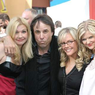 Susan Yeagley;Kevin Nealon;Rachael Harris;Alison Sweeney; in Evan Almighty World Premiere