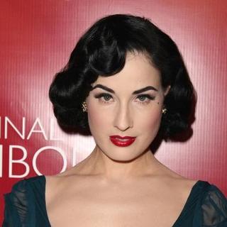 Dita Von Teese in Frederick's of Hollywood 2008 Spring Collection Fashion Show - Red Carpet