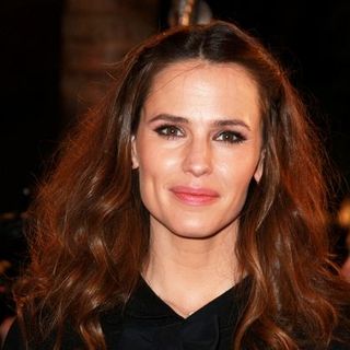 Jennifer Garner; in "Juno" Los Angeles Premiere