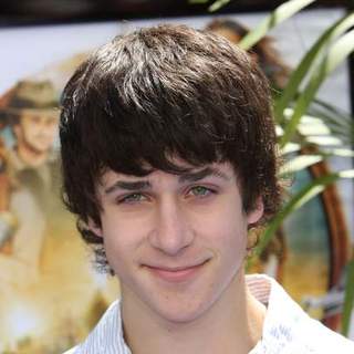 David Henrie; in "Nim's Island" World Premiere - Arrivals