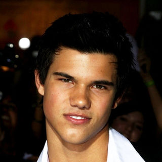 Taylor Lautner; in "Twilight" Los Angeles Premiere - Arrivals