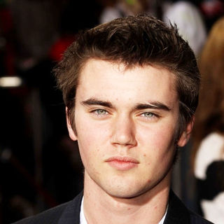 Cameron Bright; in "The Twilight Saga's New Moon" Los Angeles Premiere- Arrivals