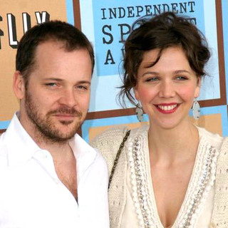 Maggie Gyllenhaal;Peter Sarsgaard; in Film Independent's 2006 Independent Spirit Awards - Arrivals