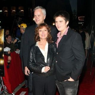 Tim Robbins, Susan Sarandon, Miles Robbins in "City of Ember" New York City Premiere - Arrivals