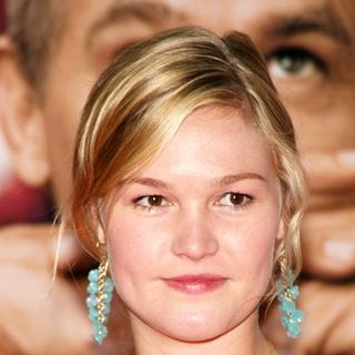 Julia Stiles in "W." New York City Premiere - Arrivals