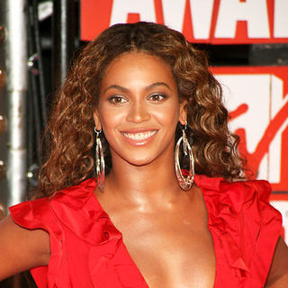 Beyonce Knowles in 2009 MTV Video Music Awards - Arrivals