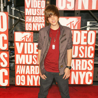Justin Bieber; in 2009 MTV Video Music Awards - Arrivals