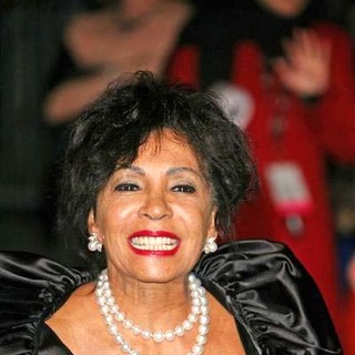 Shirley Bassey; in Casino Royale World Premiere - Red Carpet