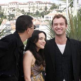 Norah Jones;Jude Law; in 2007 Cannes Film Festival - My Blueberry Nights - Photocall