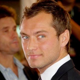 Jude Law; in The 32nd Annual Toronto International Film Festival - 'Sleuth' Movie Premiere