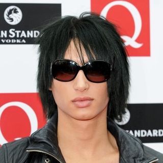 Nat Weller; in 2008 Q Awards - Arrivals