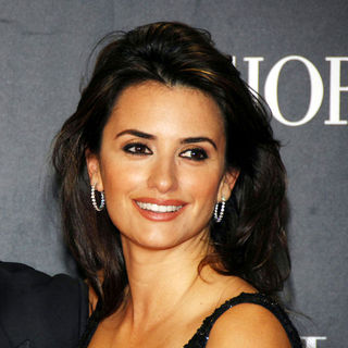 Penelope Cruz; in "Los Abrazos Rotos" ("Broken Hugs") Madrid Premiere - Arrivals