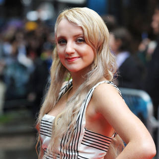 Evanna Lynch; in "Harry Potter and the Half-Blood Prince" World Premiere - Arrivals