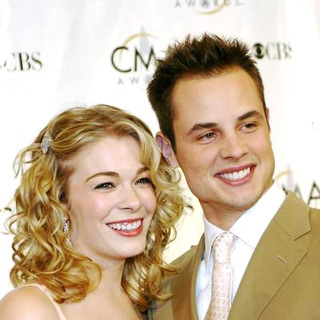 LeAnn Rimes;Dean Sheremet; in 38th Annual Country Music Awards Arrivals
