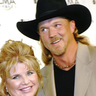 Trace Adkins; in 38th Annual Country Music Awards Arrivals