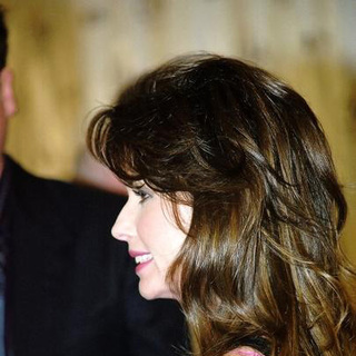 Shania Twain; in 38th Annual Country Music Awards Arrivals