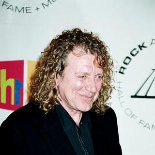 Robert Plant; in 2004 Rock and Roll Hall of Fame Ceremony