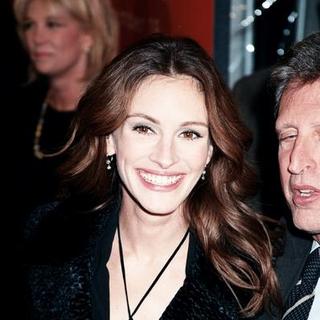 Julia Roberts; in Mona Lisa Smiles Movie Premiere