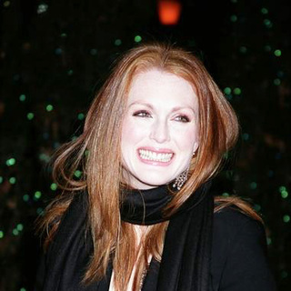 Julianne Moore; in National Board of Review 2002 Annual Awards Gala