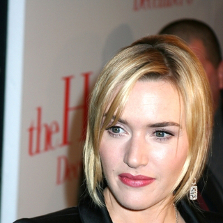 Kate Winslet; in The Holiday New York Premiere - Arrivals