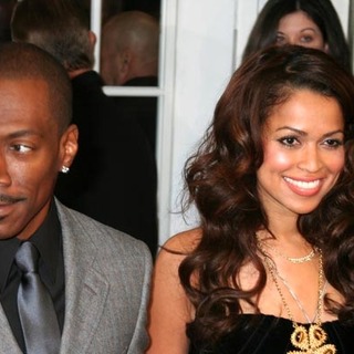 Eddie Murphy;Tracy Edmonds; in Dreamgirls New York Movie Premiere - Arrivals