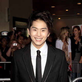 Justin Chon in "The Twilight Saga's New Moon" Los Angeles Premiere- Arrivals