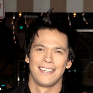 Chaske Spencer; in "The Twilight Saga's New Moon" Los Angeles Premiere- Arrivals